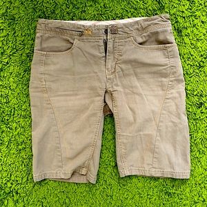 Mountain Hardwear Hiking Capri shorts Adjustable